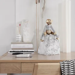 Abe x Nørgaard paa Strøget lille, hvid/sort