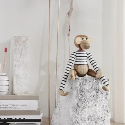 Abe x Nørgaard paa Strøget lille, hvid/sort