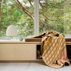 BISLETT Throw, peach & pistachio