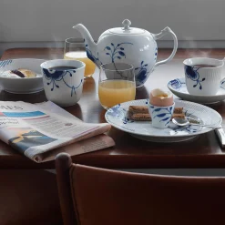 Blå Mega Riflet højhankskop med underkop 24 cl