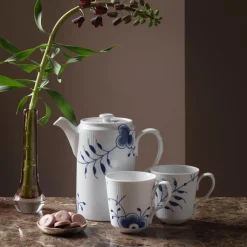 Blå Mega Riflet kande med låg 110 cl