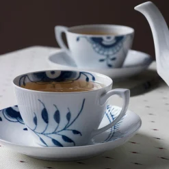 Blå Mega Riflet kop med underkop 28 cl