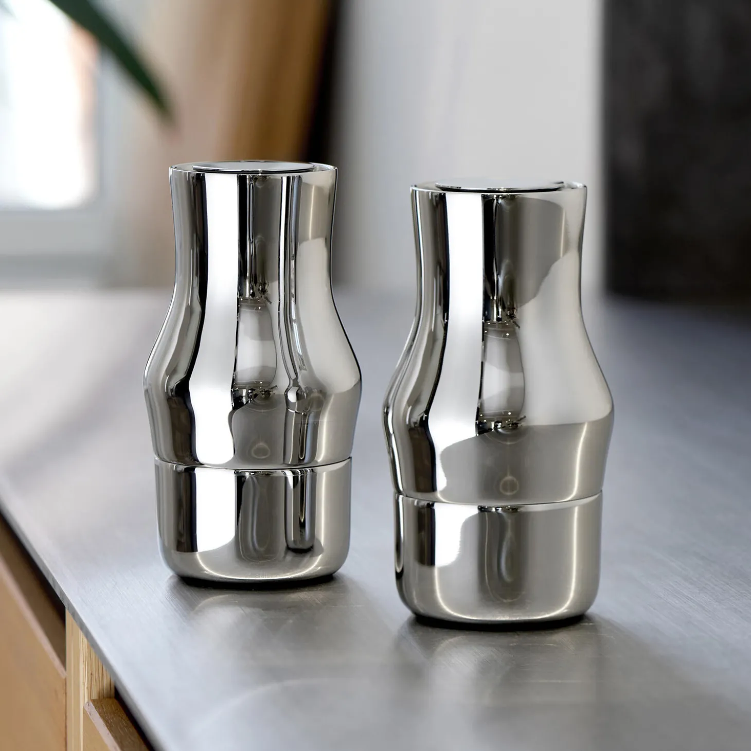 Dorotea Kværn, blankt stål