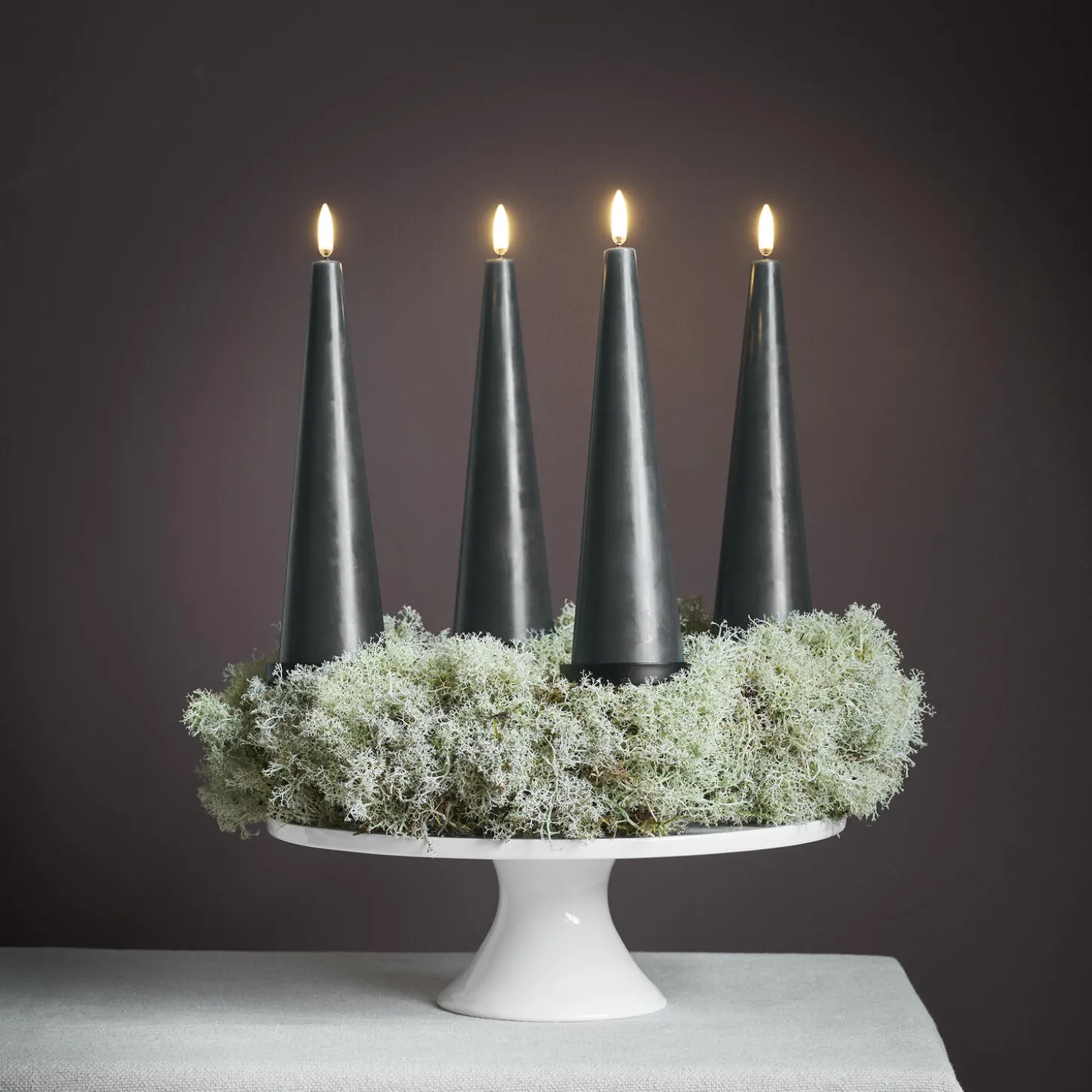 Giftbox w. spike, remote, LED cone candle 4-pack, pine green