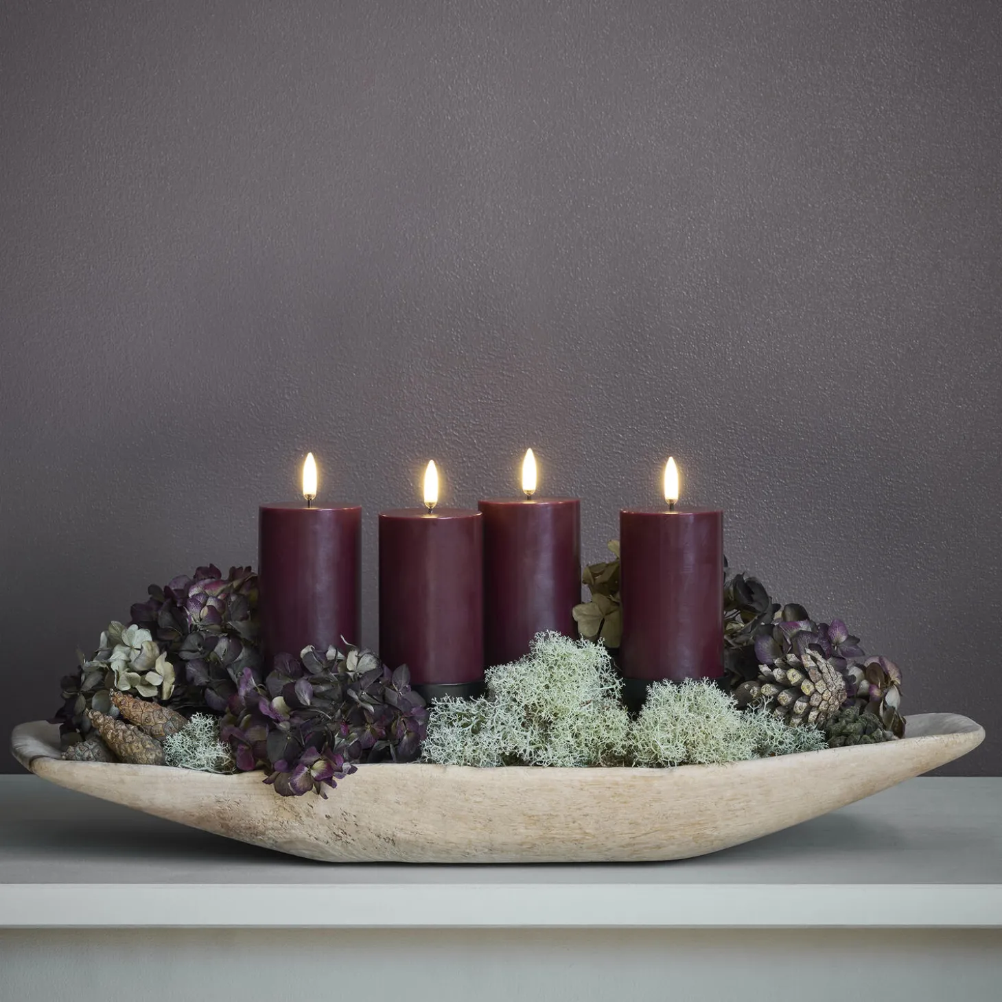 Giftbox w. spike, remote, LED pillar candle 4-pack, wine red