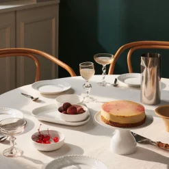 Hvid Riflet fad på fod Ø 20 cm