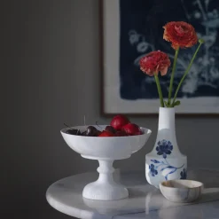 Hvid Riflet skål på fod 80 cl