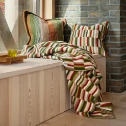 IDA Throw, olive burgundy