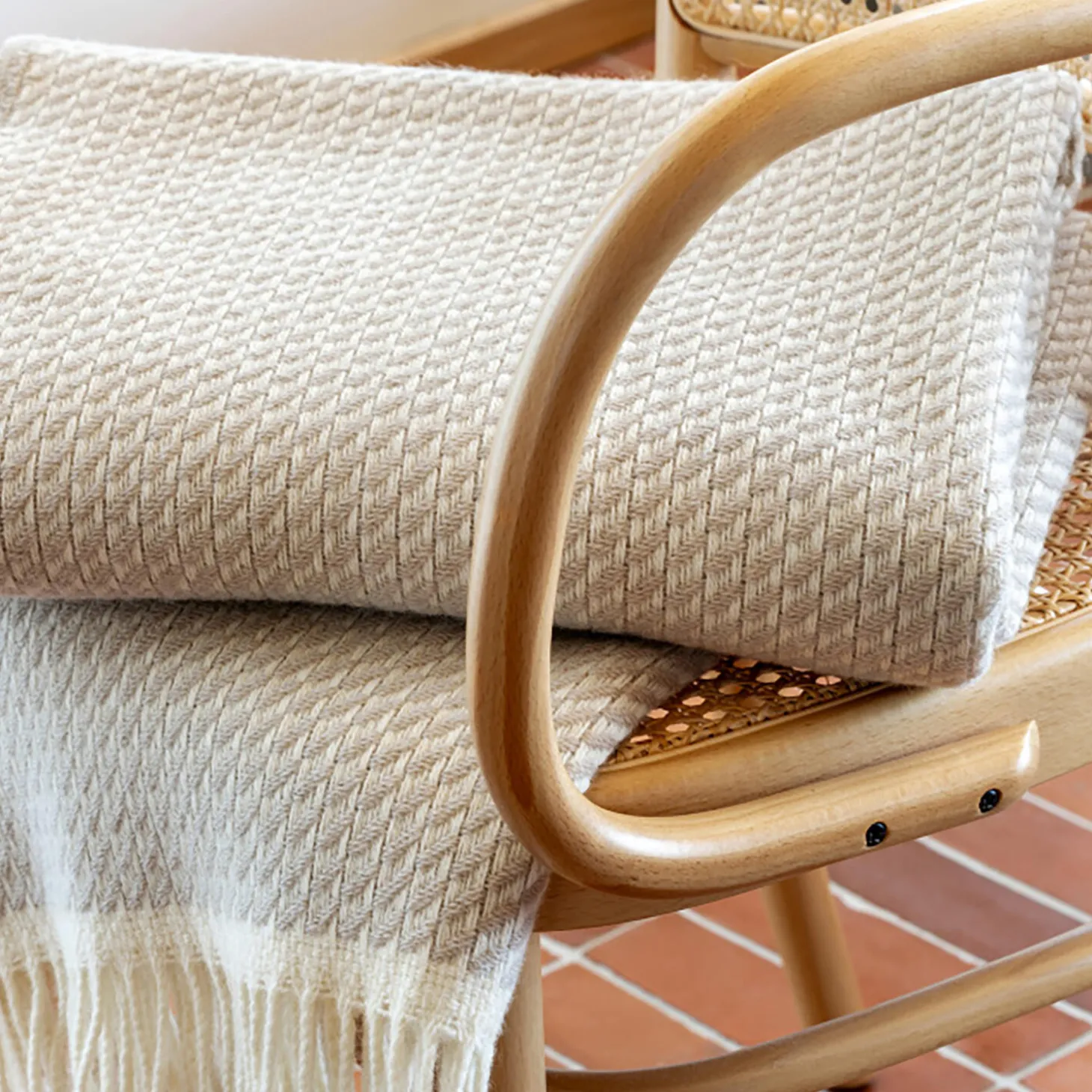 MELLO Throw, warm grey