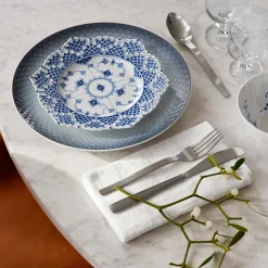 Musselmalet Helblonde tallerken med gennemskåret kant Ø 21 cm