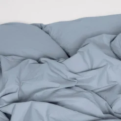 Satin sengesæt, dueblå