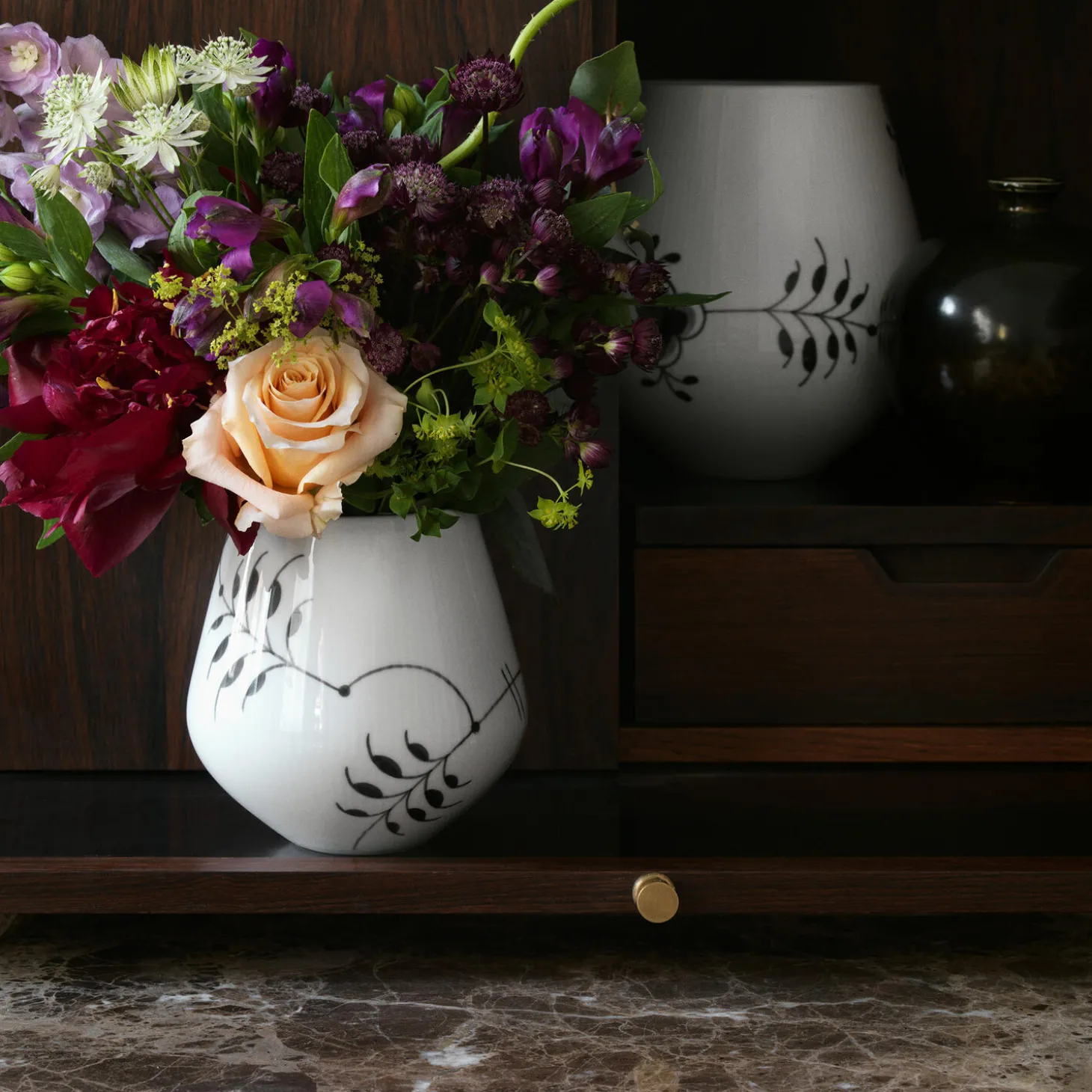 Sort Mega Riflet vase 15 cm