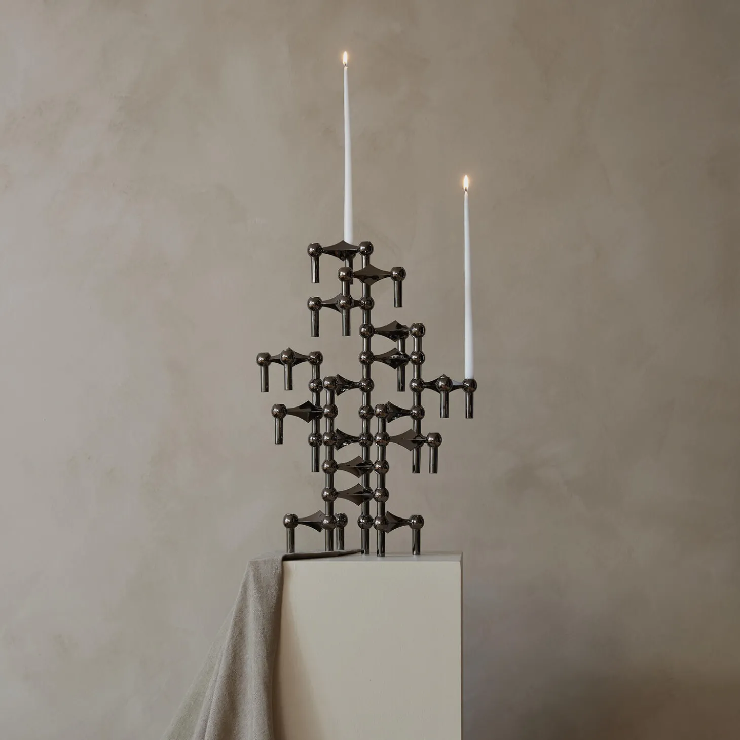 STOFF Nagel lysestage, sort krom