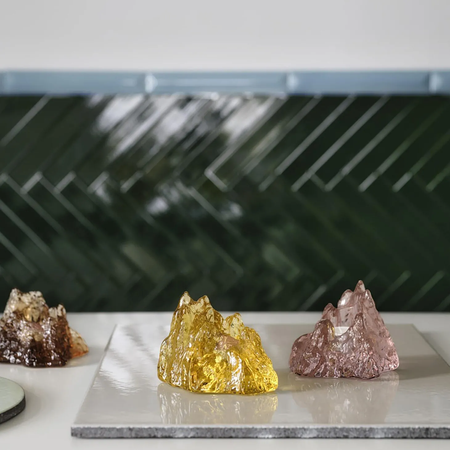 The Rock Lysestage, yellow