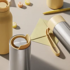 To Go Cup, golden sand