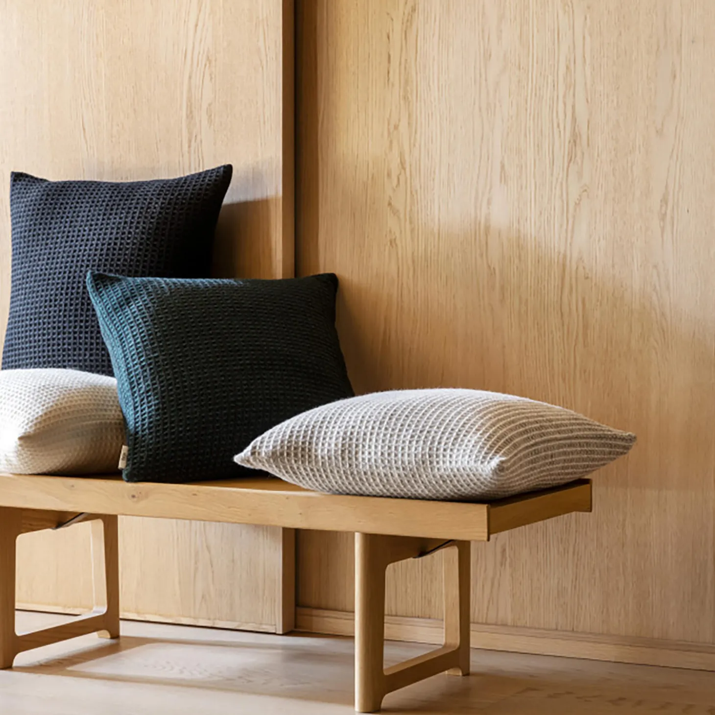 VEGA Cushion, dark green